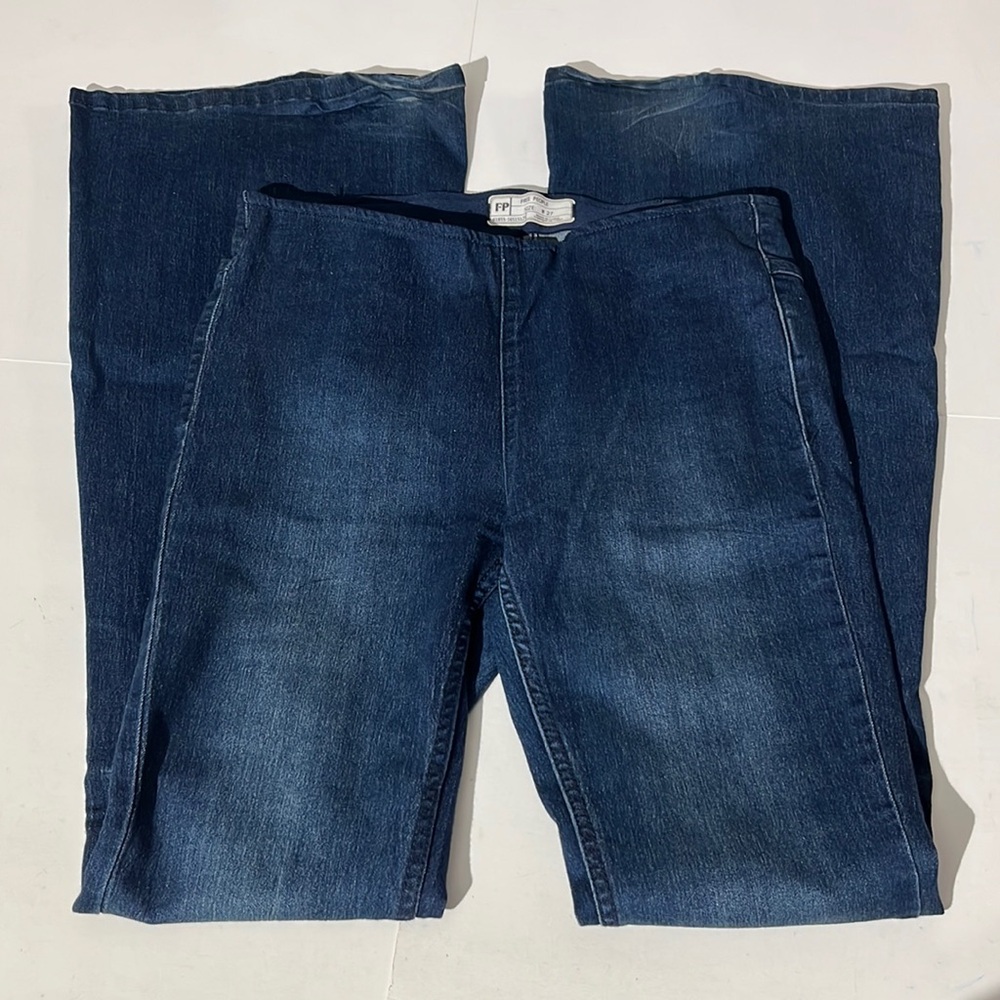 Free People Penny Pull On Stretch Kick Flare Jeans Denim sz 27 pants